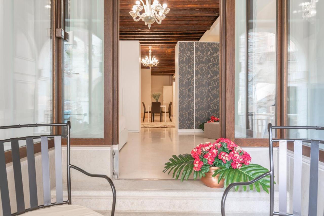 Riva Palace Apartments By Wonderful Italy Venice Exterior photo